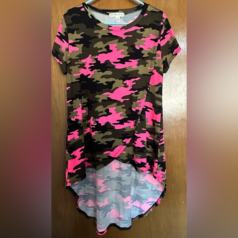 1X Camo/Hot Pink Eye Candy Women’s Top